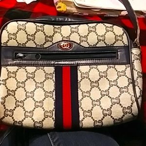 Gucci plus purse